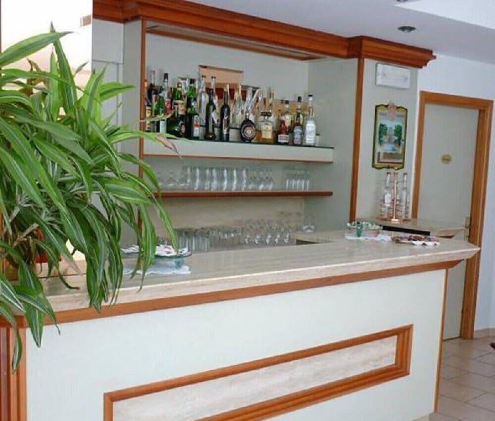 卡尼丰塔纳别墅酒店 特伦托 外观 照片